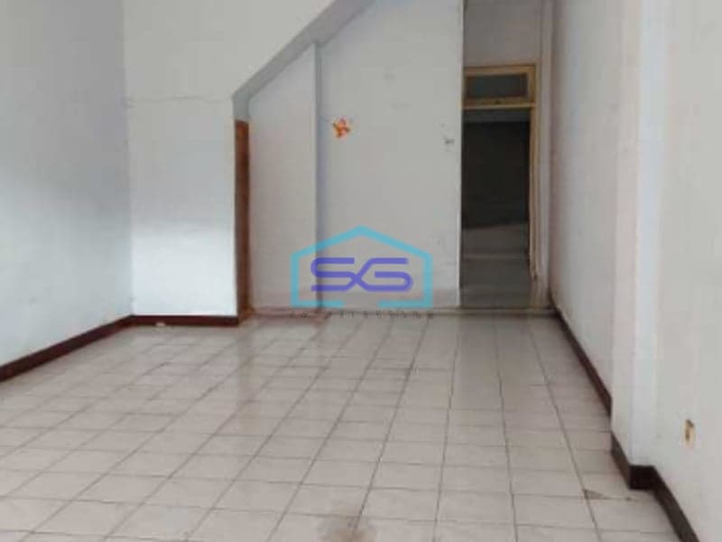 Disewakan Ruko Baru Lokasi Pinggir Jalan Raya Daan Mogot Tangerang Luas Bangunan 230 m²