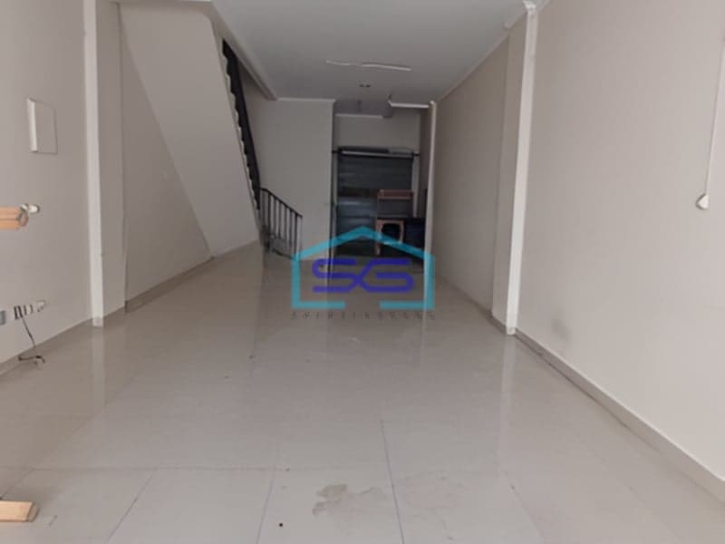 Disewakan Ruko Bangunan 3,5 Lantai di Jakarta Barat Luas Bangunan 250m2