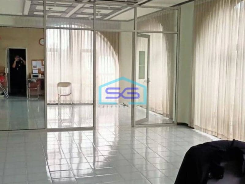 Disewakan Kantor Ruang Usaha Strategis Di Mainroad Otista Bandung Kota LT 500m2