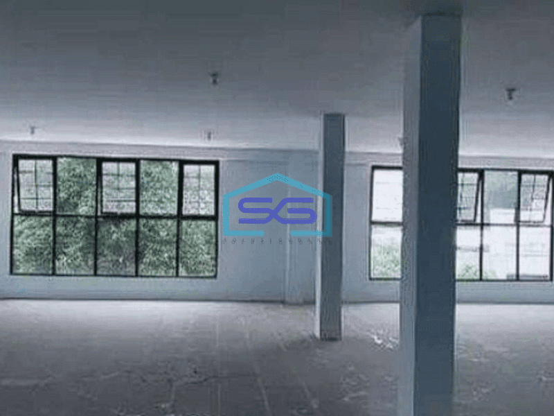 Disewakan Ruko Dua Lantai di Jalan Besar Kota Blitar Luas Bnagunan 270m2