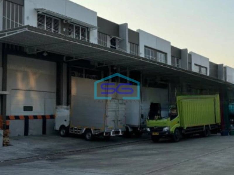 Dijual Gudang Akses Container 40 Feet Lokasi Bebas Banjir di Jakarta Barat