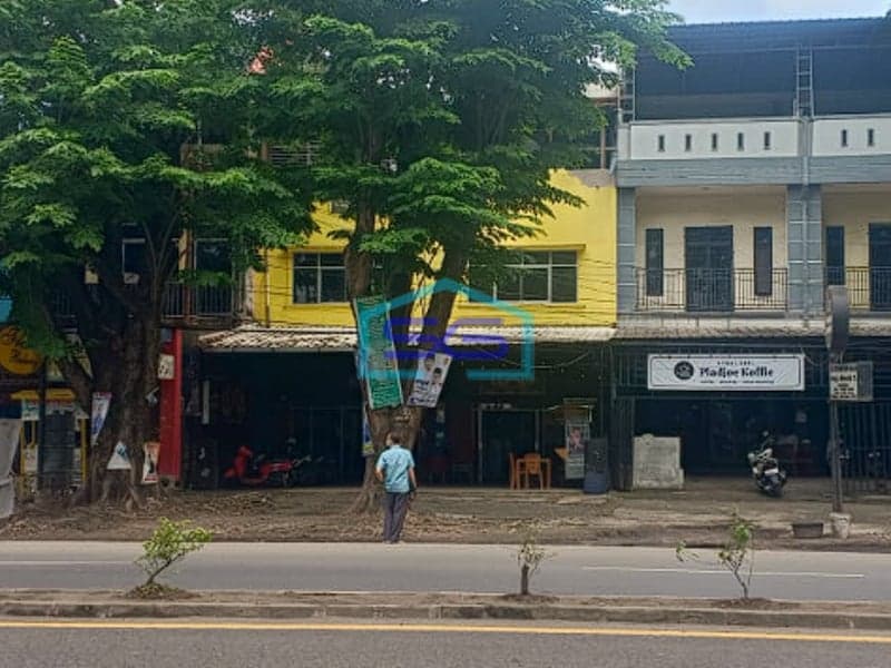 Disewakan 2 Ruko Plong di Lokasi Strategis Jl. Ahmad Yani, Plaju Palembang LB 400m2