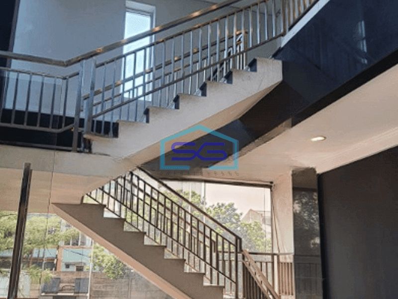 Disewakan Gedung 7 lantai di Warung Buncit Bagus Jakarta Selatan