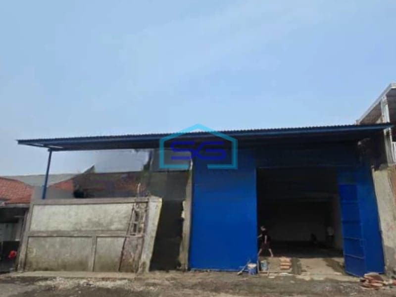 Dijual Gudang Akses Container 40 Feet Luas Tanah  250 m² di Cipondoh Tangerang