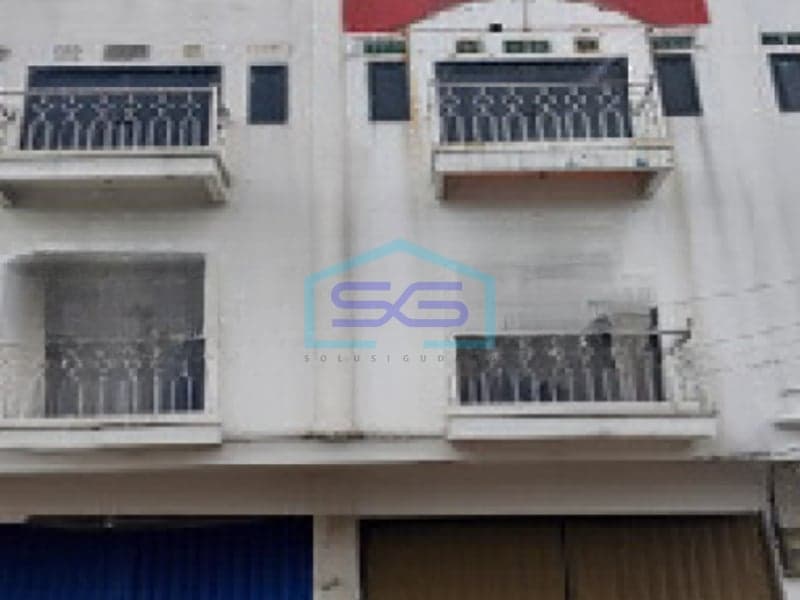 Spacious Shophouse for Rent, Building Area 288 m², Located in East Jakarta