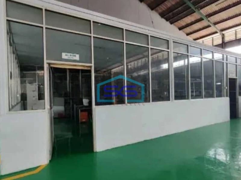 Dijual Pabrik Akses Container 40 Feet Luas Bangunan  4000 m²  Lokasi Bebas Banjir di Serang