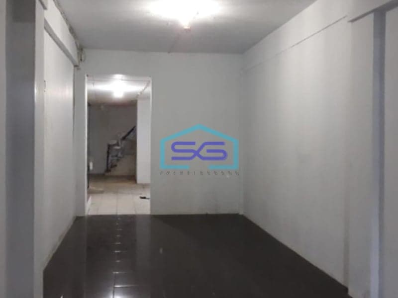 Disewakan Ruko Lokasi Strategis di Kebon Jeruk Jakarta Barat LB 196m2