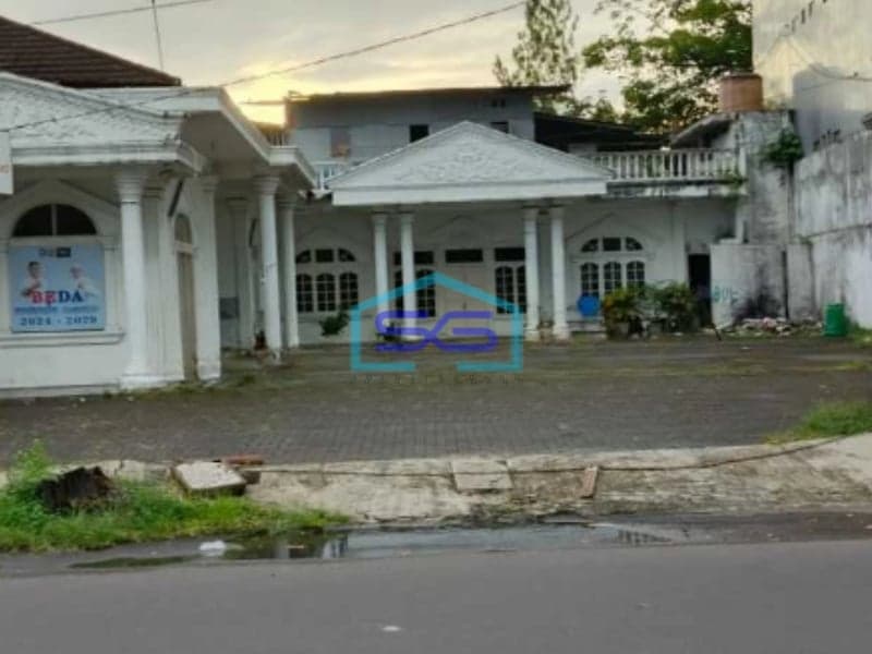 Disewakan Ruang Usaha Dekat Kantor Walikota Dan Jl Sudirman Tikala, Manado Luas Bangunan  600 m²