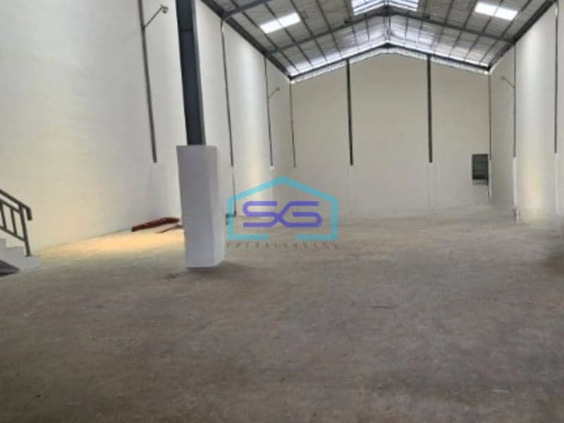 Disewakan Gudang Luas Tanah 750 m² Lokasi Bebas Banjir di Kapuk Kamal Jakarta Barat