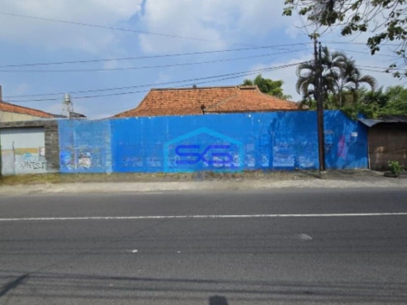 Disewakan Ruang Usaha Strategis Pusat Kota Solo Luas Bangunan 650m2