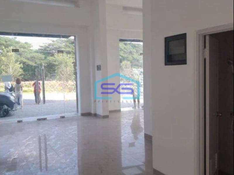 Disewakan Murah Ruko Hadap Jalan Raya di Jakarta Barat LB 100m2