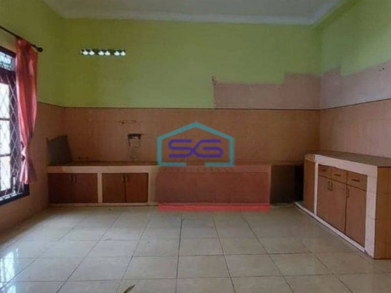 Disewakan Ruko Siap Huni Dan Strategis Parkiran Luas Pinggir Jalan Besar di Malang