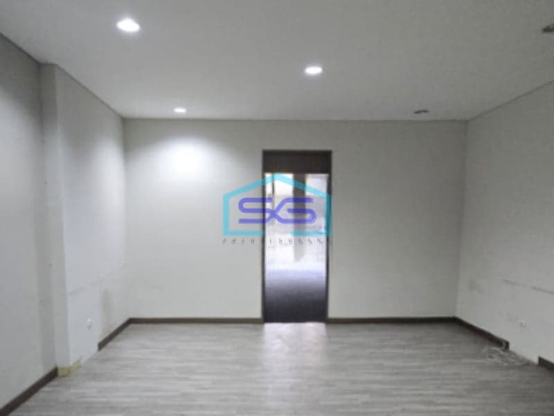 Disewakan Ruko Siap Pakai Bebas Banjir Luas Bangunan  237 m² di Alam Sutera Tangerang