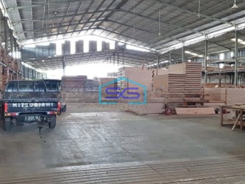 Dijual Gudang, Kantor, Mess Karyawan, Jalan Masuk Kontainer di Cisauk Tangerang LT 8710m2