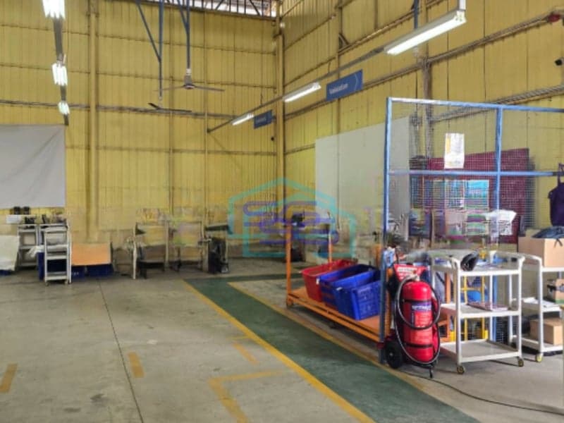 Disewakan Gudang Lokasi Bebas Banjir Siap Pakai Luas Bangunan  1407 m² di Bergas Semarang