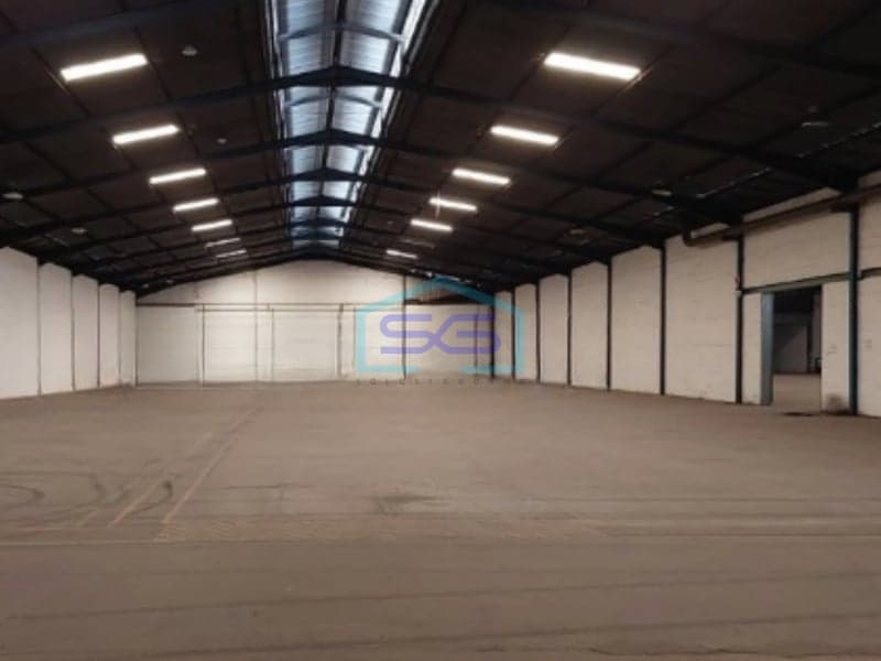 Disewakan Gudang Ada Kantor Luas Bangunan 6480 m² Lokasi di Surabaya