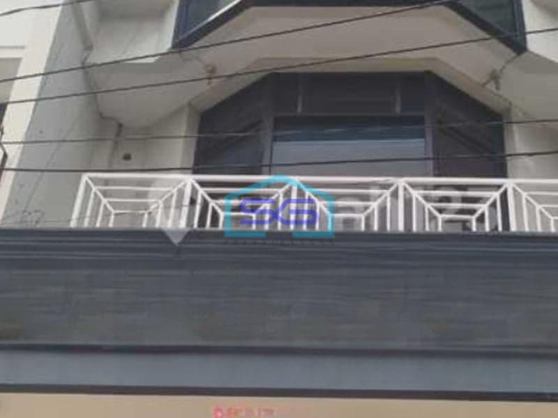 Dijual Ruko Area Parkir Luas Lokasi di Pluit Jakarta Utara Luas Bangunan 300 m²