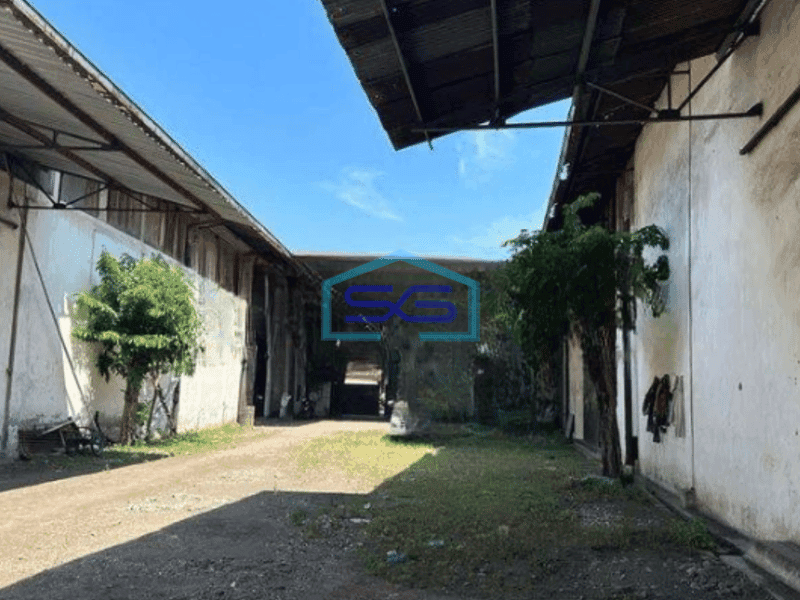 Dijual Gudang Luas Bangunan  3000 m² Akses Container 20 Feet di Perak Surabaya