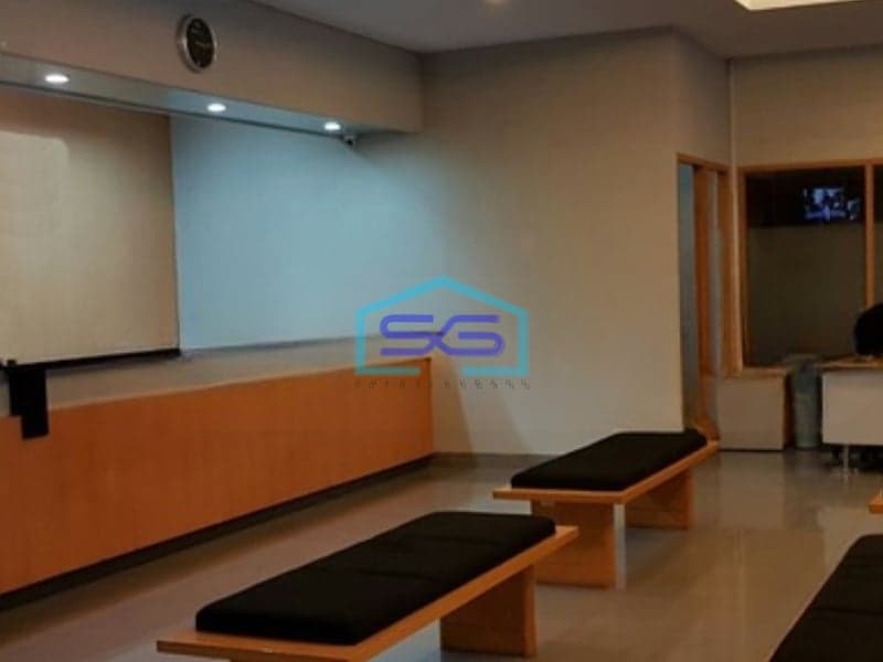 Disewakan Ruko Luas Bangunan  637 m² Lokasi Semarang