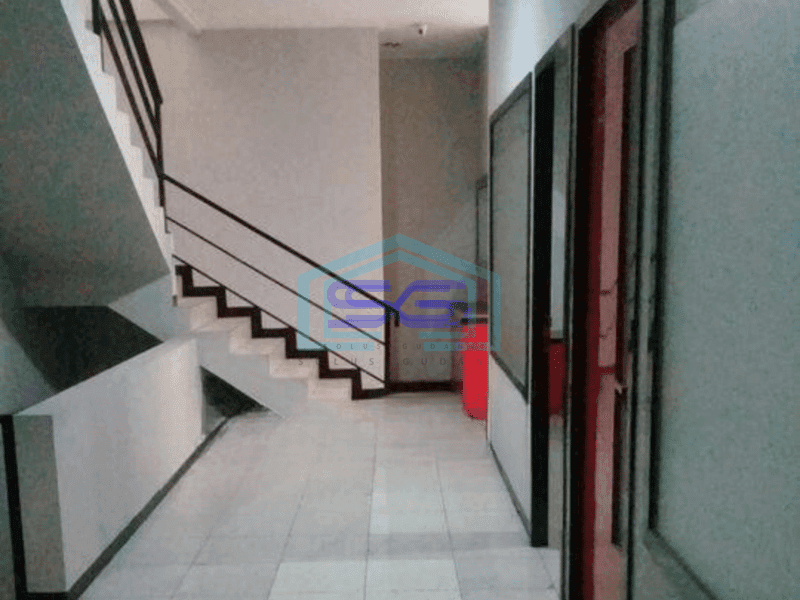 Ruko Disewakan 3 Lantai Parkiran Luas di Buah Batu Bandung