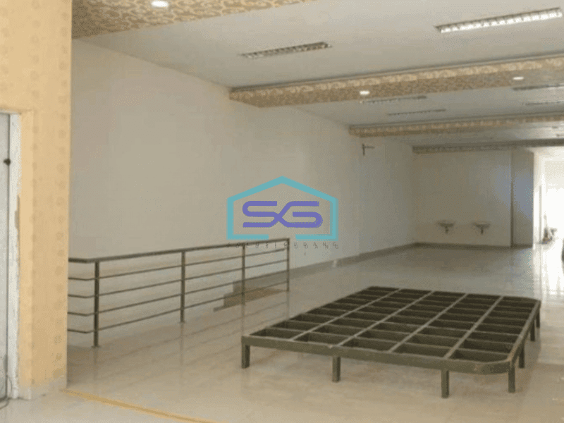 Dijual Ruang Usaha 3 Lantai Luas Bangunan 880 m² di Riau Bandung