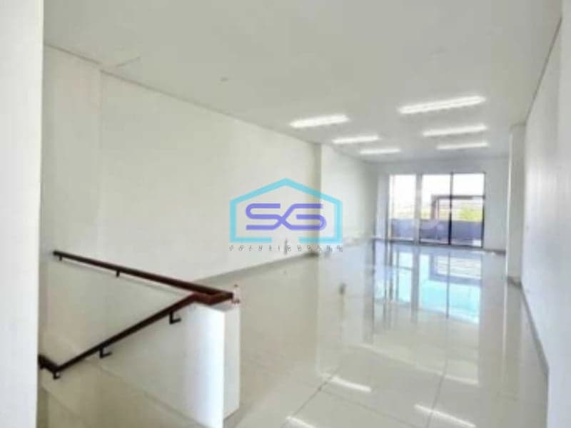 Disewakan Ruko Baru Siap Pakai Langsung Menghadap Jalan Raya di Surabaya LB 425m2