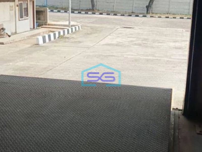 Disewakan Gudang Besar Strategis LB 7000m2 Loading dock Racking di CCIE Bogor