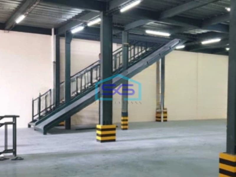 Disewakan Gudang Akses Container 40 Feet Luas Tanah  1600 m² Lokasi Bandengan Jakarta Utara