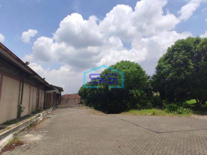 Dijual Tanah Dan Gudang di Soekarno Hatta Babakan Ciparay Bandung Sangat Strategis Pinggir Jalan Utama LT 8169m2