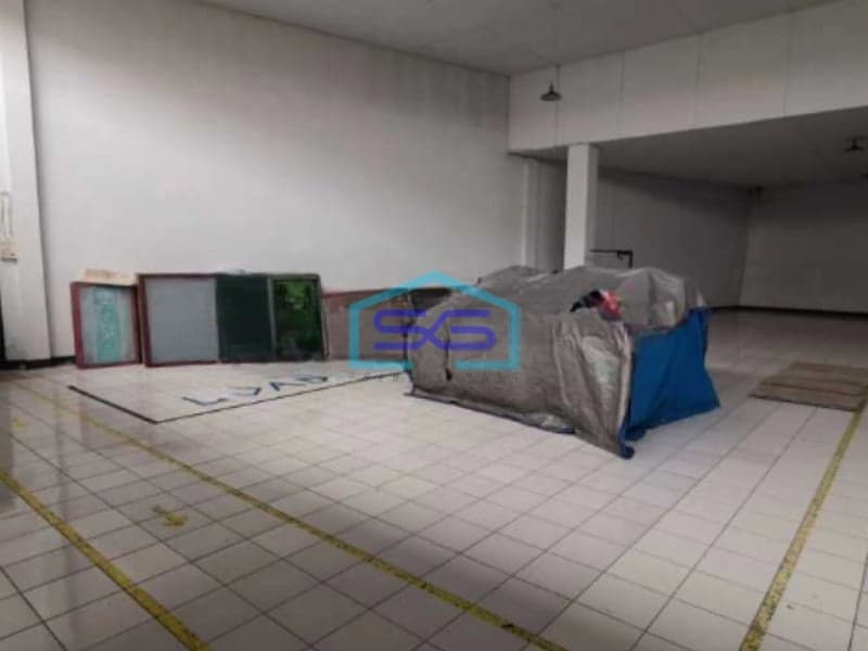 Di Sewakan Gudang Bekas Garmen, Di Tengah Kota Sayap Jend Sudirman Bandung Luas Bangunan  2400 m²
