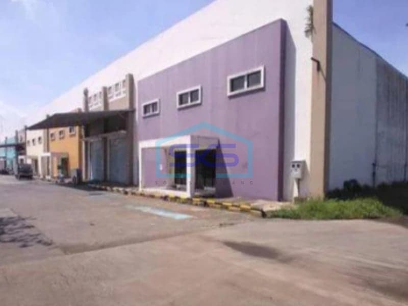 仓库出租西比通贝 Bekasi 建筑面积 4554 平方米