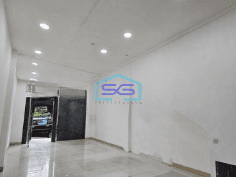 Disewakan Ruko 3 Lantai Luas Bangunan 204 m² di Pluit Jakarta Utara