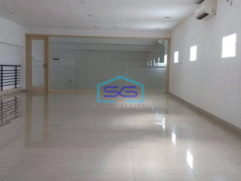 Disewakan Gedung Bagus Tengah Kota Jl. Soekarno Hatta Bandung LT 2500m2