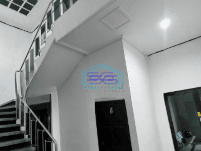 Dijual Gedung Kantor 2 Lantai Luas Tanah  563 m² di Banjarsari Solo