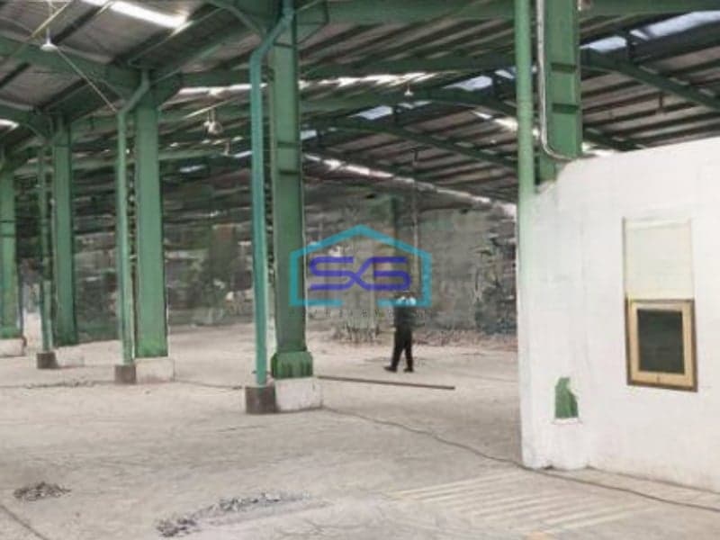 Disewakan Gudang Besar Strategis LB 7000m2 Loading dock Racking di CCIE Bogor
