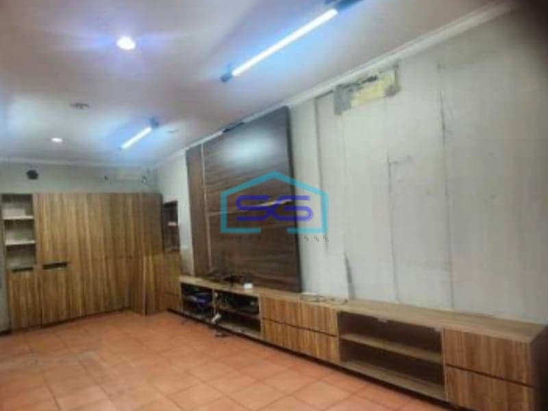 Disewakan Gudang Akses Container 20 Feet di Tangerang Luas Tanah  800 m²