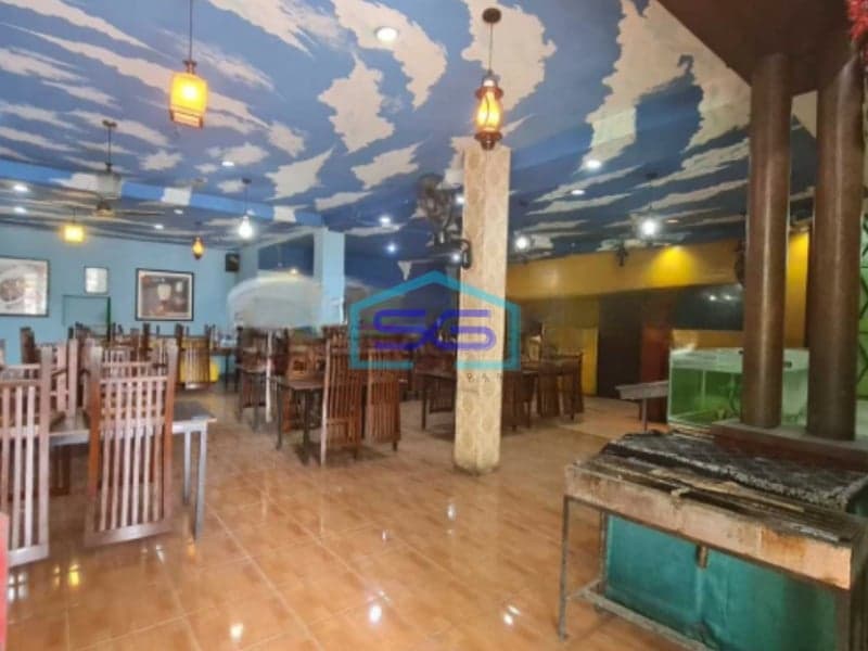 Disewakan Ruang Usaha Lokasi Strategis Di Tengah Kota Solo Slamet Riyadi LB 500m2