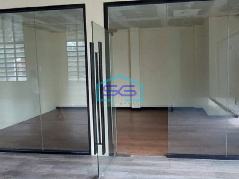 Disewakan Mini Building 3 Lantai Di Kebayoran Baru Jakarta Selatan LB 800m2