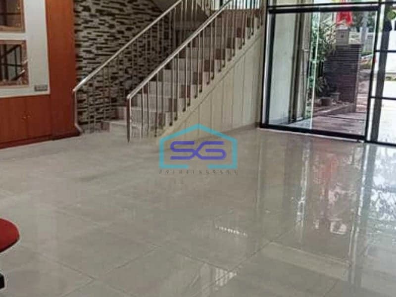 Disewakan Gedung Kantor 4 Lantai Di Cideng Timur Jakarta Pusat Lokasi Strategis LB 680m2