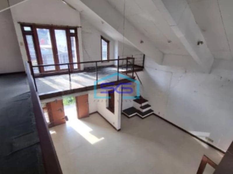 Disewakan Ruang Usaha Cocok untuk Kantor di Ciumbuleuit Bandung LB 200m2