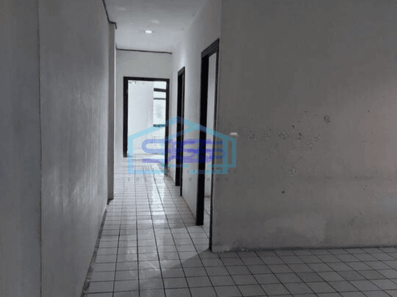 Dijual Ruko 3,5 lantai di Pluit. Tinggi dari jalanan, dekat akses tol