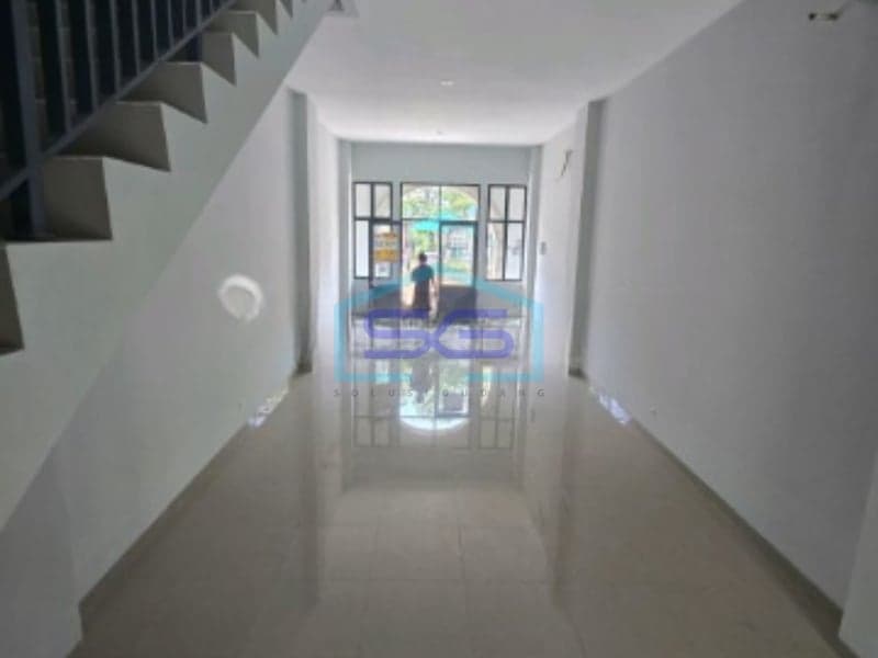 Cheapest 2-Story Shop House for Rent in West Jakarta, Building Area 100m2