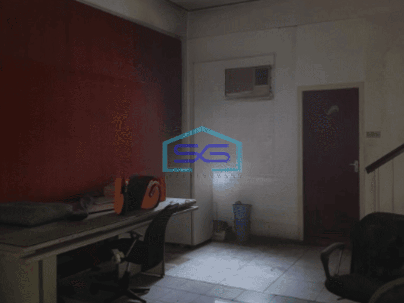 Disewakan Ruko Luas Bangunan  210 m² 3 Lantai di Tepi Jalan Raya Cideng Jakarta Pusat