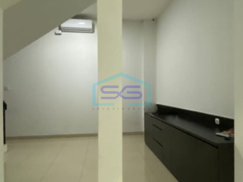 Ready-to-Use Shop House for Rent Land Area 212 sqm Location in Pluit North Jakarta