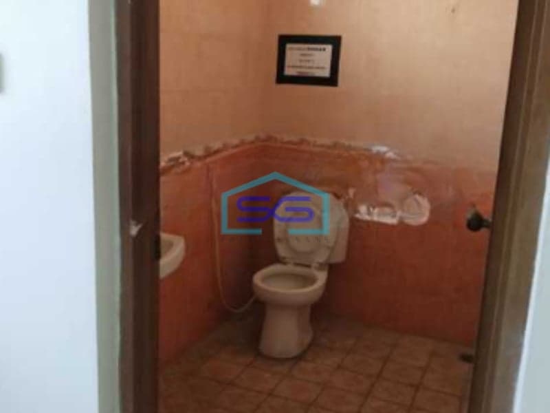 Disewakan Ruko 3 Lantai Luas Bangunan 192 m² Lokasi di Tomang Jakarta Barat