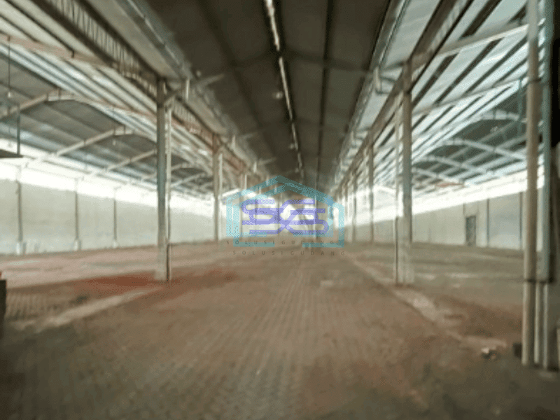 Dijual Gudang Margomulyo Area Bebas Banjir dekat Pintu Keluar Milik Keluarga Luas Bangunan 2640 m²
