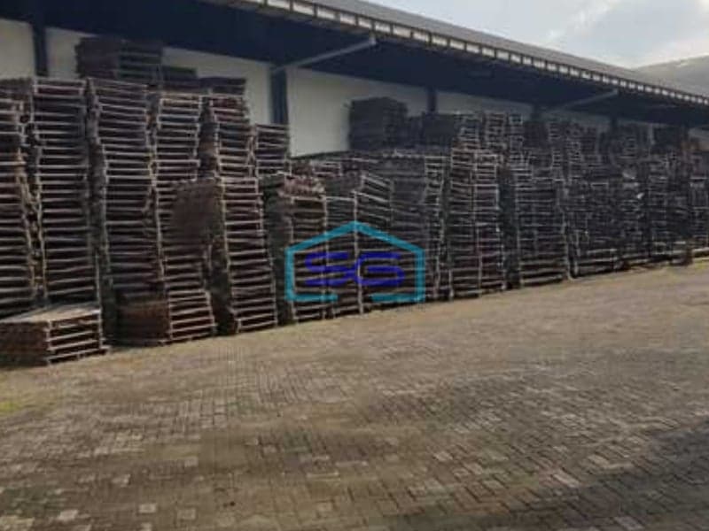 Disewakan Gudang Akses Container Luas Bangunan 5680 m² Lokasi Semarang