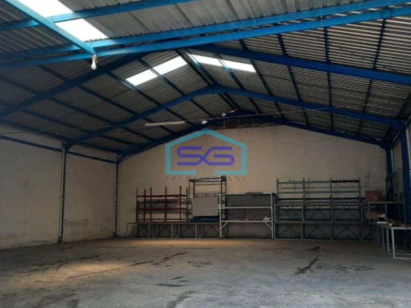 Dijual Tanah Bonus Bangunan Gudang di Perumahan Puri Gading Solo Raya Luas 252m2