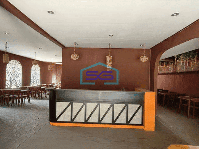 Disewakan Ruang Usaha di Kota Kediri Luas Tanah 900m2 Area Parkir Luas