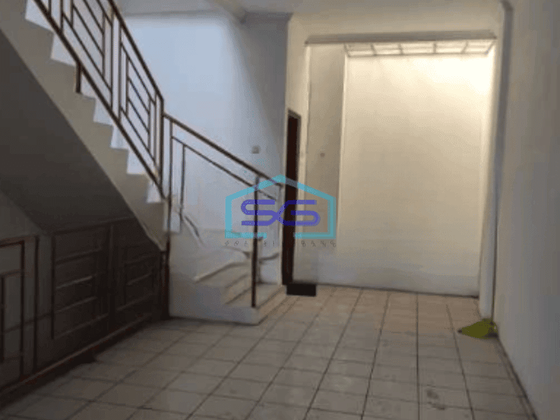 Disewakan Ruko Luas Bangunan 250 m² di Tepi Jalan Raya Bandengan Jakarta Utara